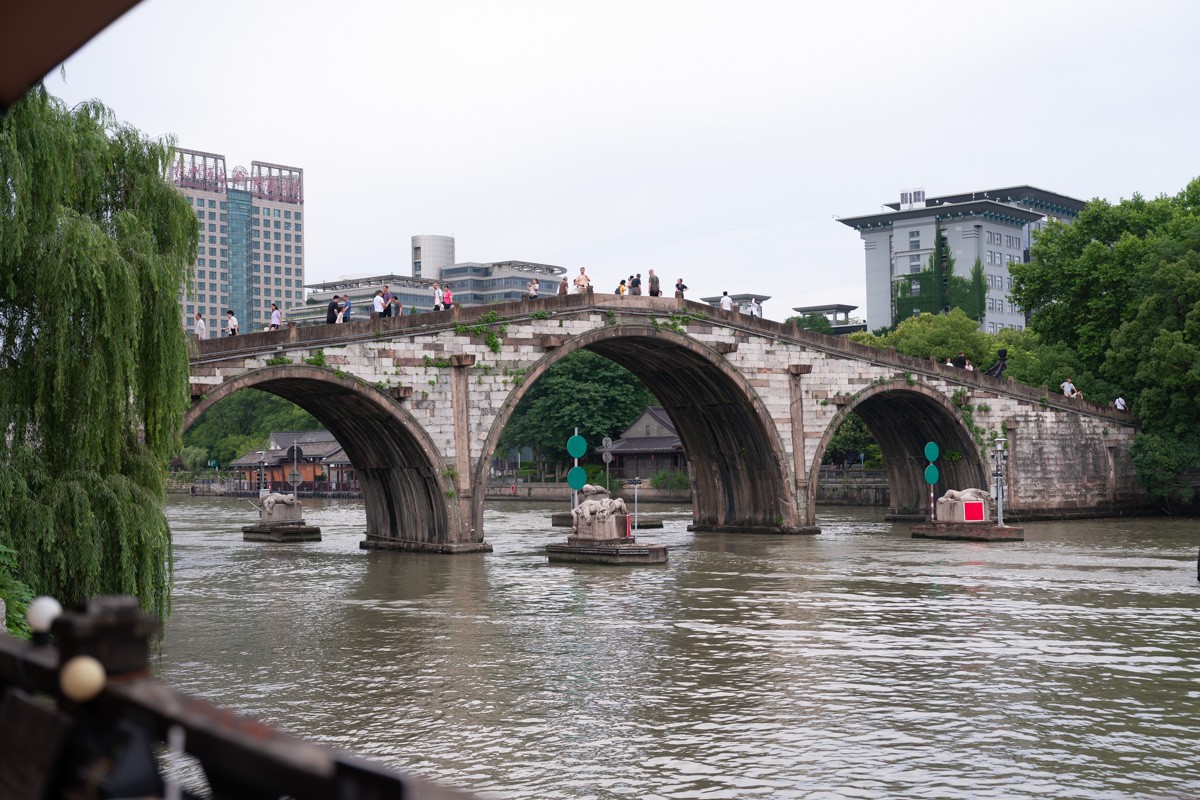 拱宸桥，京杭大运河上的三孔石拱桥